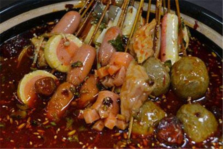 八品红舌麻辣烫